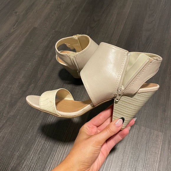 Cityclassified Heel Sandals - Picture 3 of 4